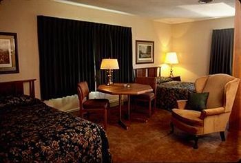 Mcgovern'S Motel And Suites Sun Prairie Eksteriør billede
