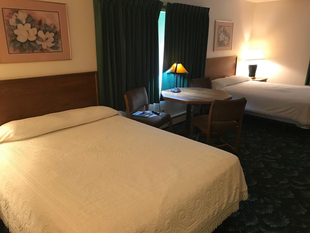 Mcgovern'S Motel And Suites Sun Prairie Eksteriør billede